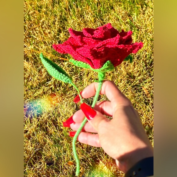 Handmade Realistic Red Rose 🌹 Flower Crocheted - Brand New - Picture 3 of 5